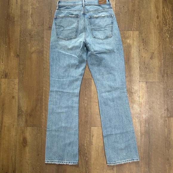 American Eagle 90s Bootcut Jeans Distressed Light Wash High Rise Long Size 2 - Picture 2 of 13